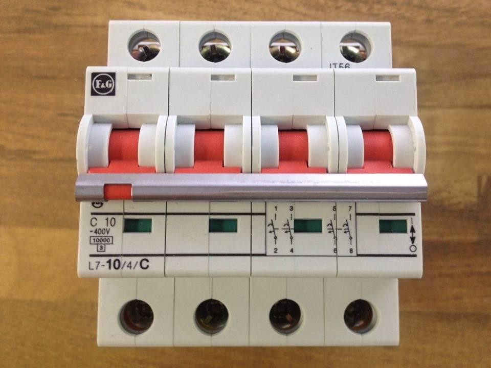 Muller MOELLER Eaton 4P10A C10 L7-10/4/C circuit breaker