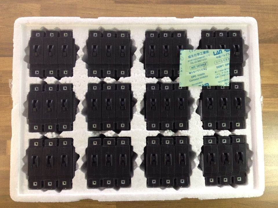 The United States AIRPAX IELK1-1REC4-35759-1-V Ebers breaker 1P60A 80V original -