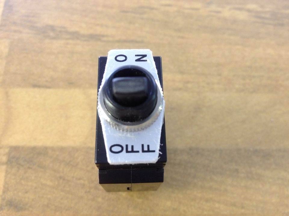 Germany EATON Eaton MOELLER Muller PBB1-Y4-2 Jinzhong breaker 1P3A 72V original -