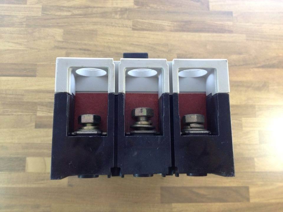 Fuji SA403R circuit breaker 3P400A original authentic
