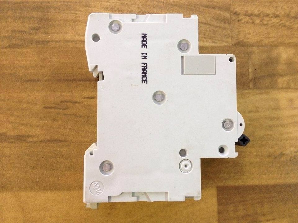 Schneider Schneider C60N C10A Multi9 1P10A240V-415V25802 circuit breaker original
