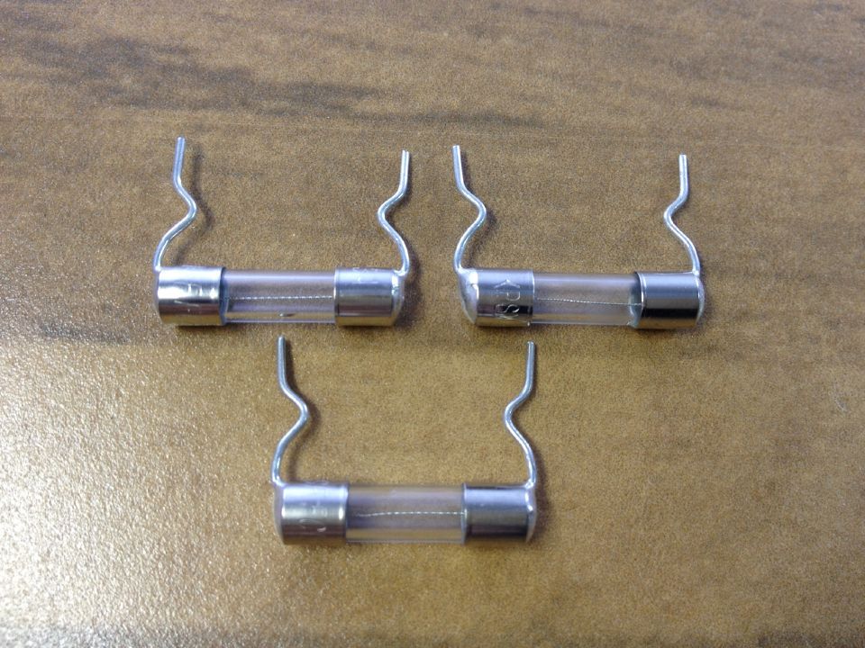 Imported Japanese FCU JET pin safe 3A250V 5X20 miniature glass fuse original authentic