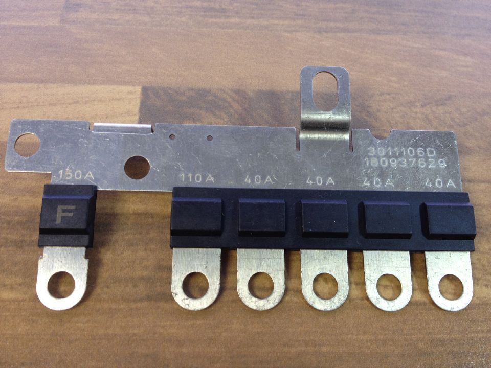 The United States Bussmann 3011106D 150A 110A 40A Lite auto fuse 180937629