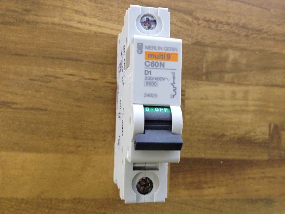 Schneider D1 1P1A C60N circuit breaker new genuine 24625