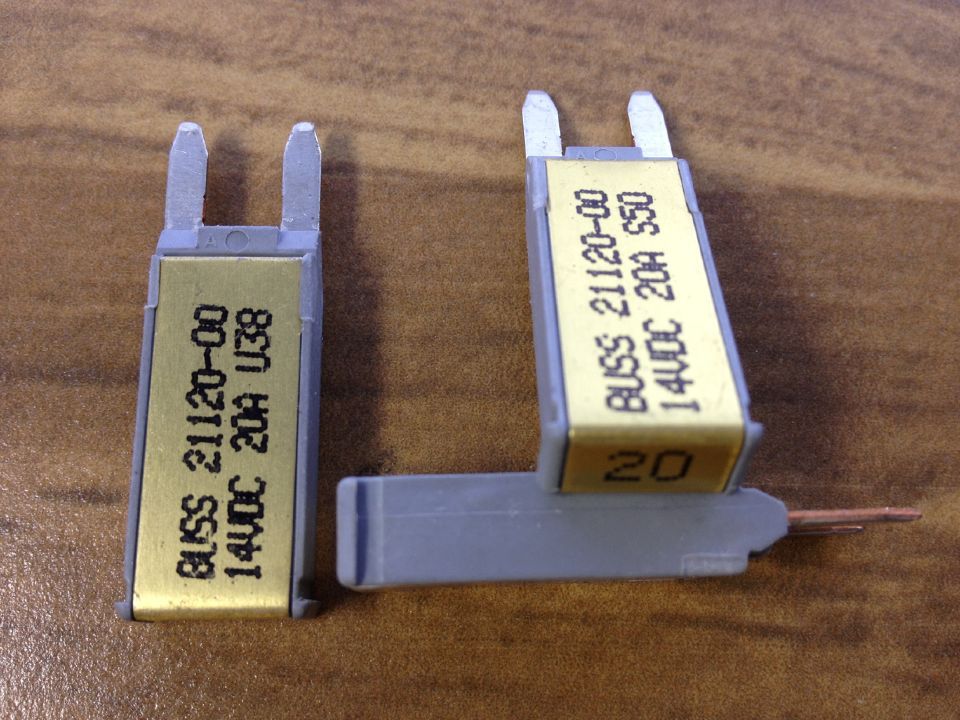 The United States 20A BUSS 21120-00 Bussmann car insurance import car fuse