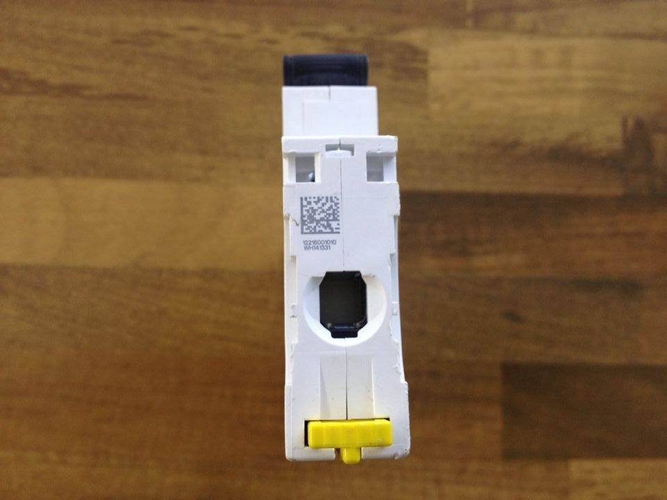 Schneider C16A iC65N 1P16A C type miniature circuit breakers original authentic 60003