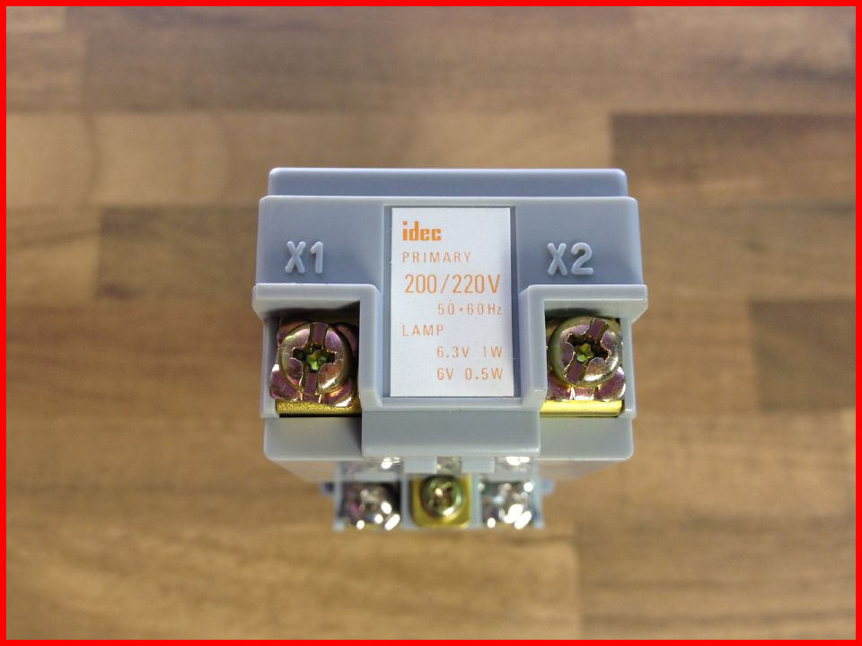 The original Japanese IDEC and ALFN 220V with light green button with lamp button 30MM NO NC