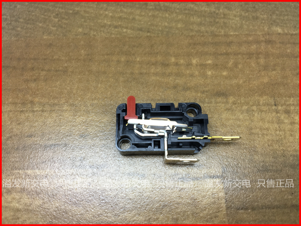 Original Japanese Matushita micro switch AM50031A431F1 two foot often open short handle limit travel switch