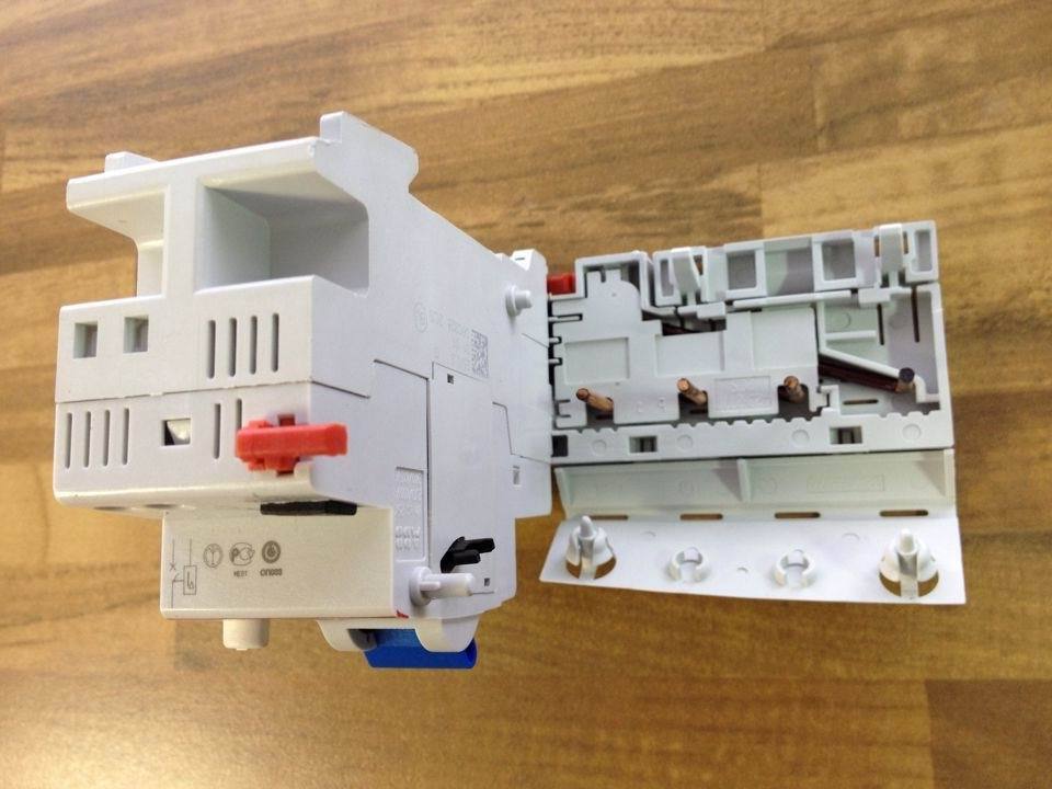 The United States DDA204A 0.3A electromagnetic leakage protector ABB original authentic