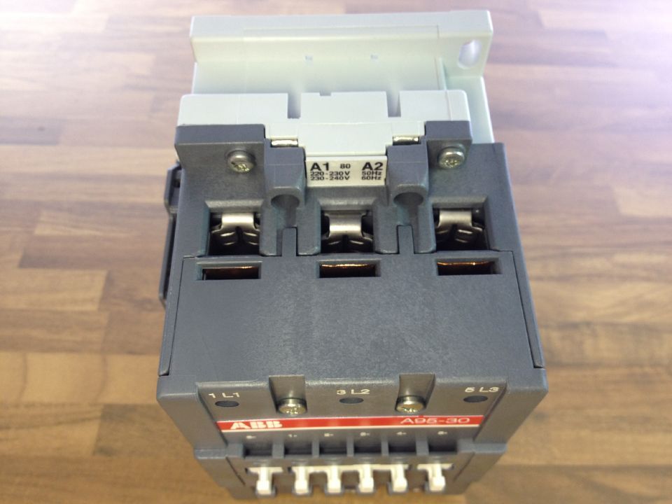 United States ABB (Swedish production) A A95-30-11 series contactor AC/220-230V original authentic