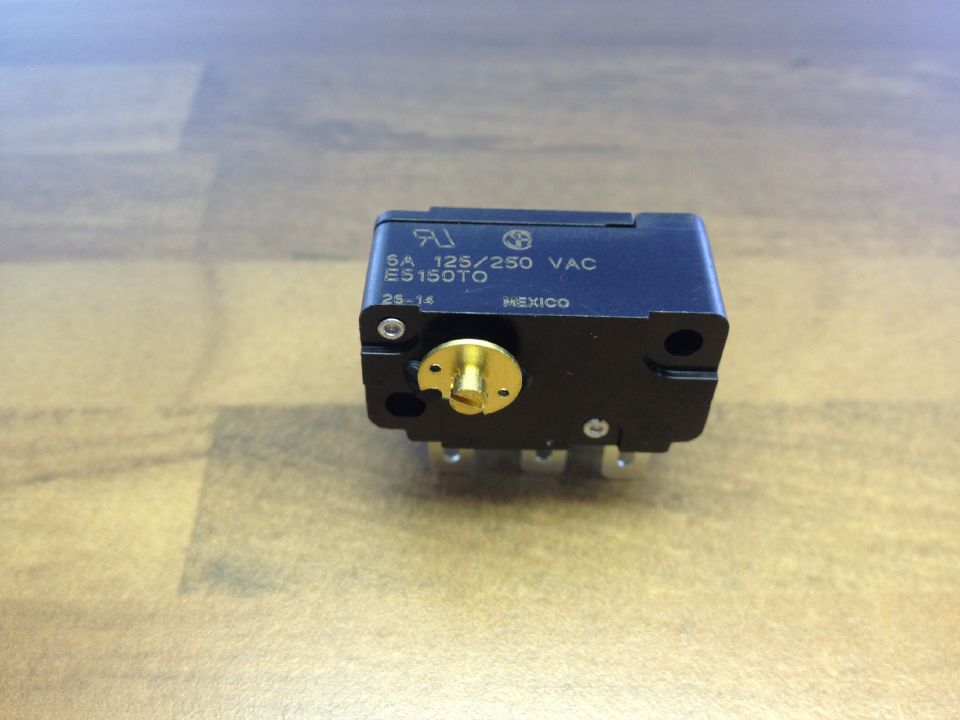 The German CHERRY cherry E51/F51 E5150TO imported high sensitivity micro switch 6A250V coin
