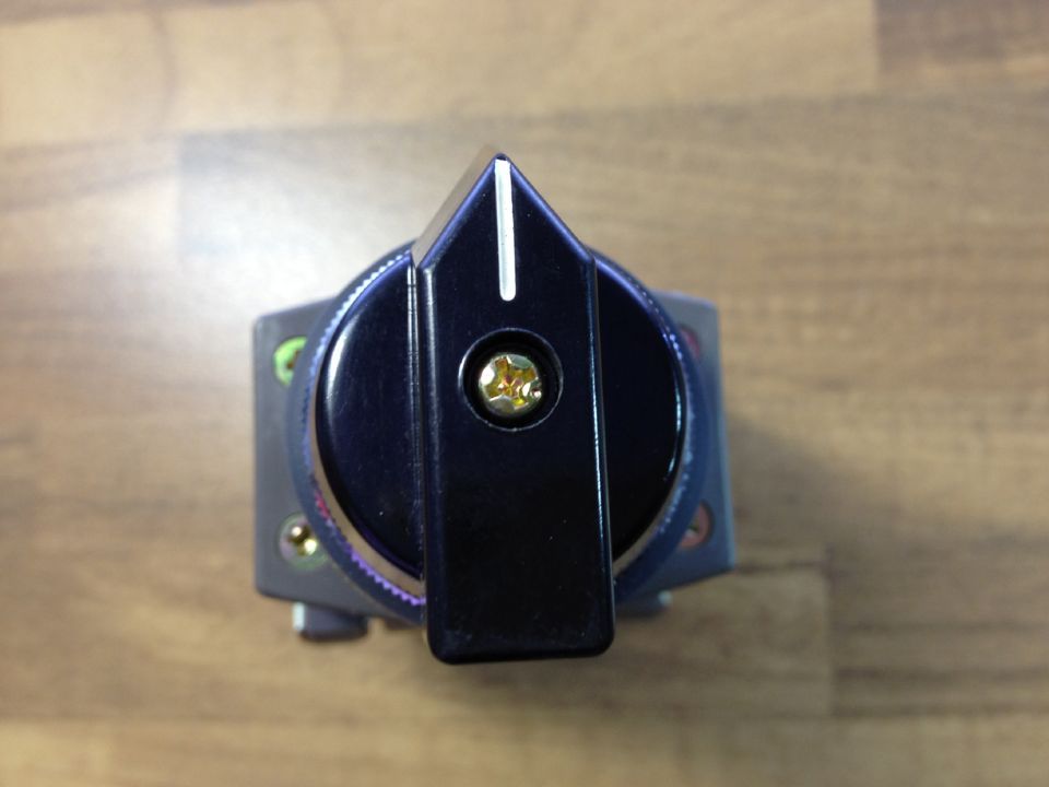 Japan's IDEC and ACSNO spot cam switch ammeter switch rotary switch 30MM