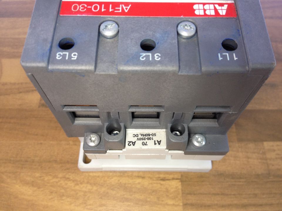 Original American AF110-30-11 ABB AC and DC universal contactor 100-250VAC/DC