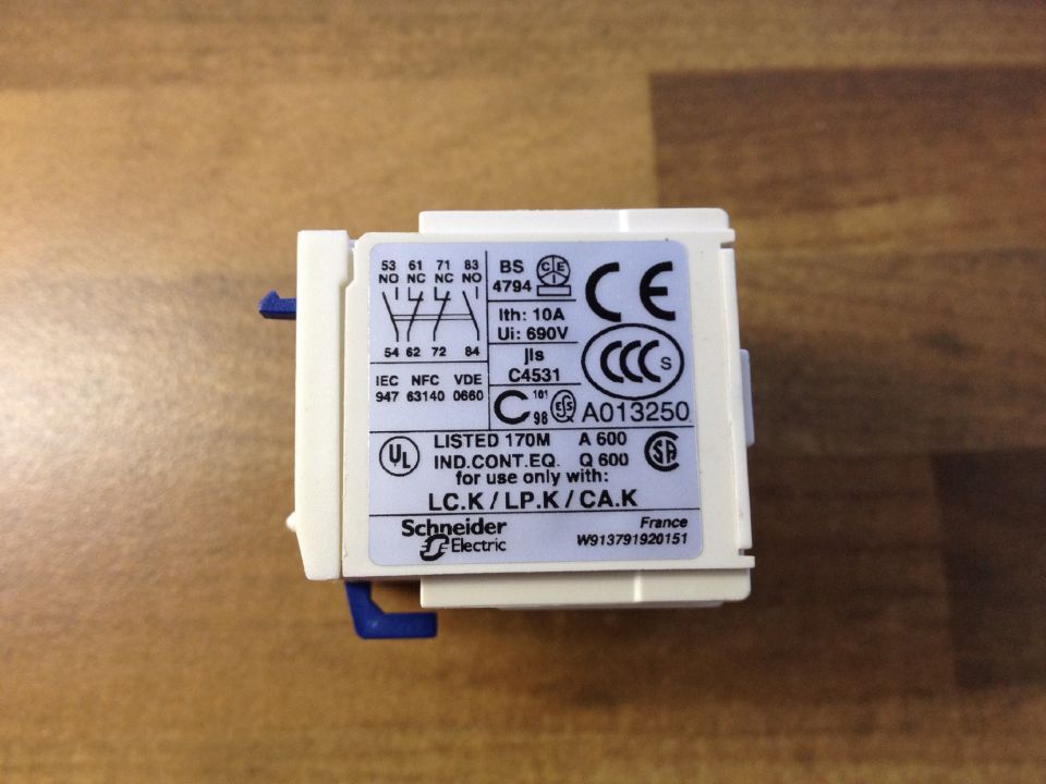 Brand new (original French production) Schneider Schneider LA1KN226 auxiliary contact 2NC 2NO