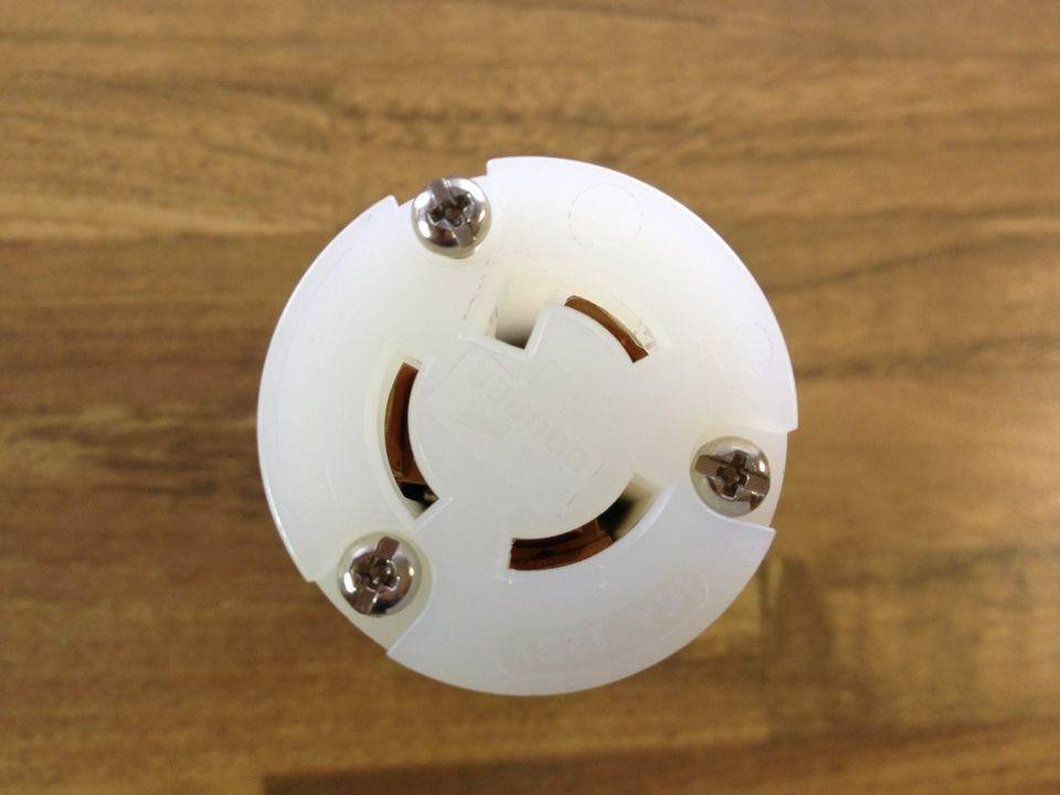 The United States COOPER Cooper L5-15R 15A 125V cable plug socket industry genuine original