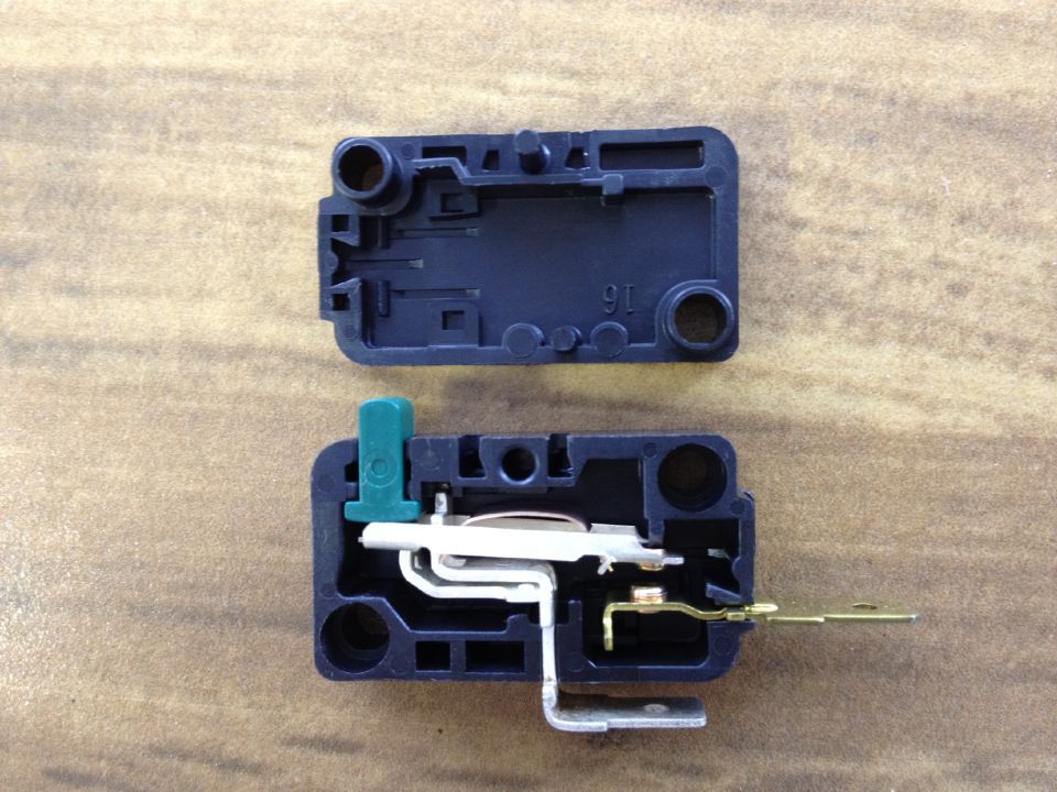 Japan V-5930D YAMATAKE silver contact micro switch limit switch 3A250V original authentic