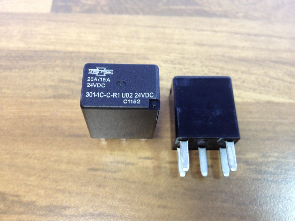 The new 303-1AH-C-R1 U02 Songchuan car waterproof relay 20A 24VDC 12VDC five foot relay