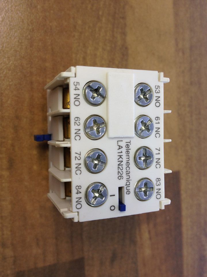 Brand new (original French production) Schneider Schneider LA1KN226 auxiliary contact 2NC 2NO