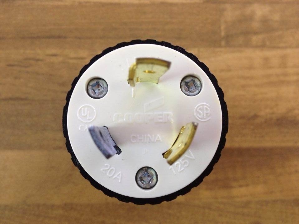 The United States COOPER Cooper L5-20P 20A 125V cable plug industrial plug genuine original