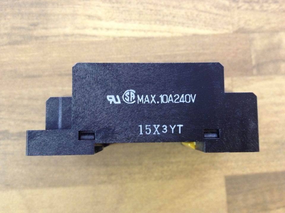 The imported OMRON OMRON PTF14A relay base 14 feet (Prunus new original authentic guarantee)