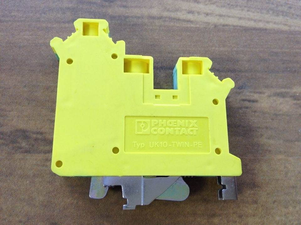 Authentic German Feinikesi UK10-TWIN-PE three channel terminal into a double out of the ground terminal
