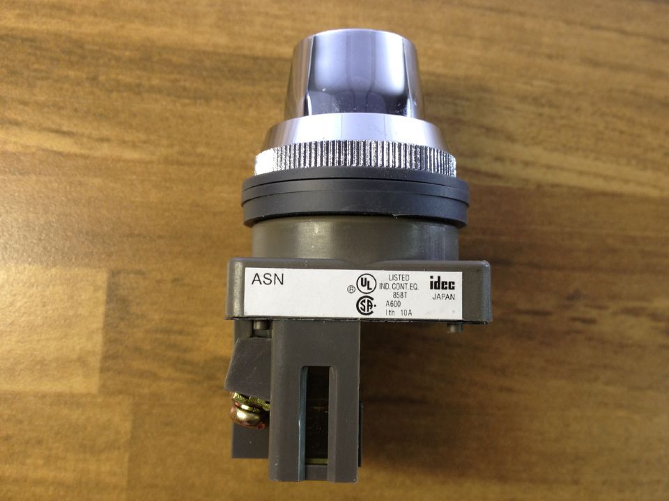 Japan IDEC and ASN key switches with three bit key knob switch 30MM NC original