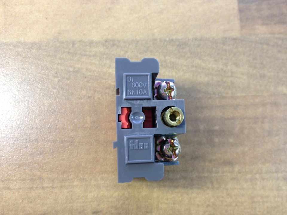 Japan's IDEC Idec and BS001E NC button contact switch genuine original