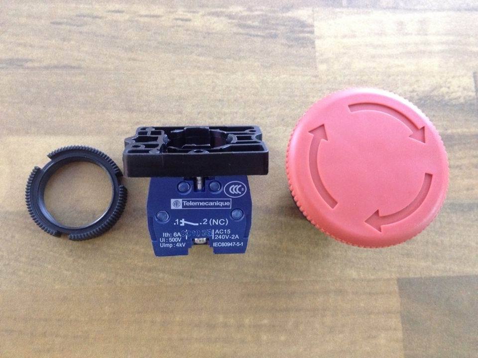 Schneider ES542C XB2 mushroom head emergency stop button original genuine 1NC (discontinued inventory)