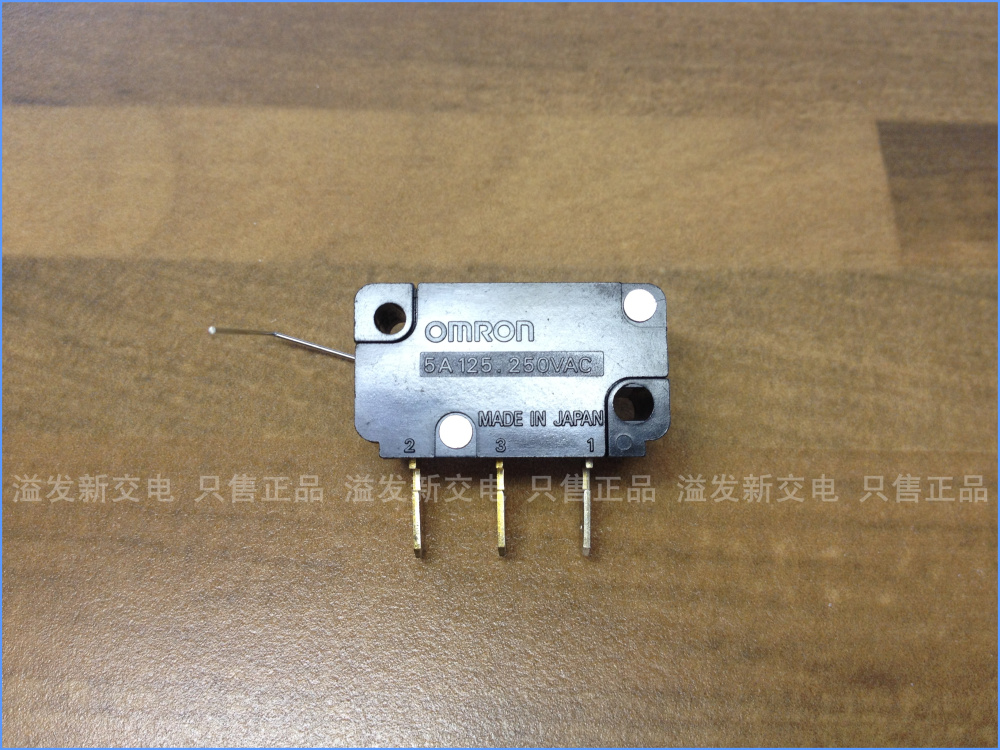 Imported from Japan OMRON OMRON D2MC-5F1 coin micro switch limit travel switch