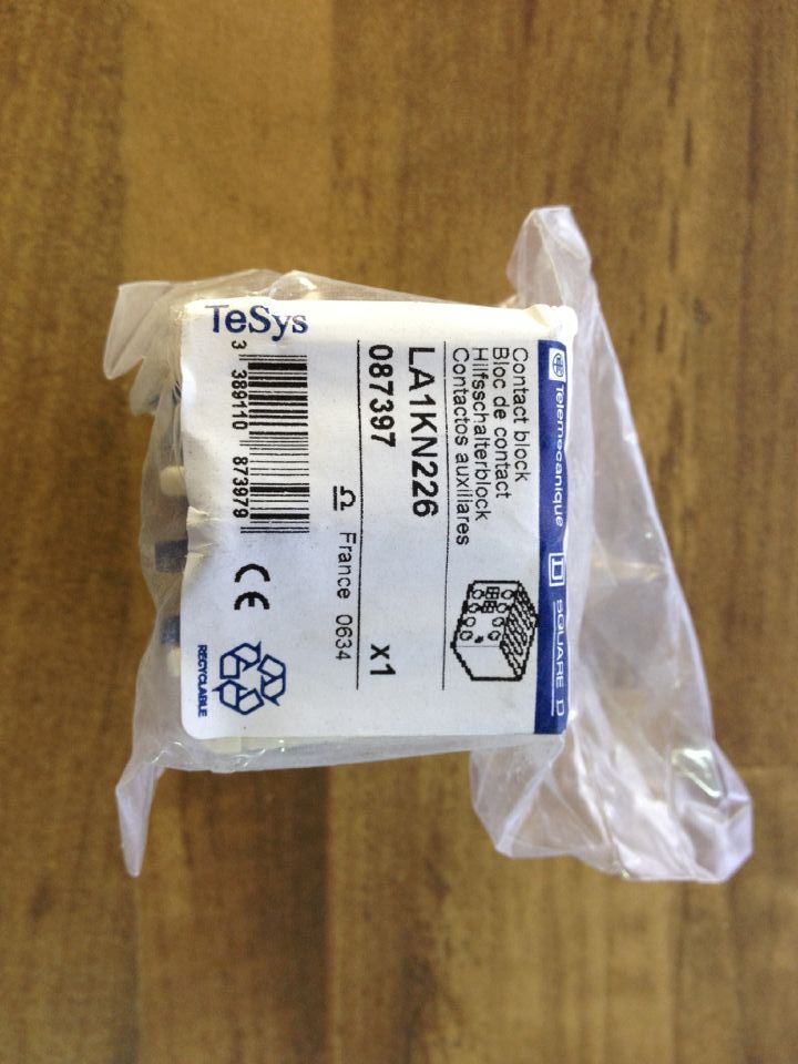 Brand new (original French production) Schneider Schneider LA1KN226 auxiliary contact 2NC 2NO