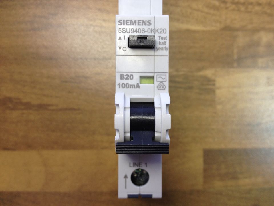 SIEMENS SIEMENS 5SU9406-0KK20 leakage protector compact leakage protection switch 1P20A 100MA