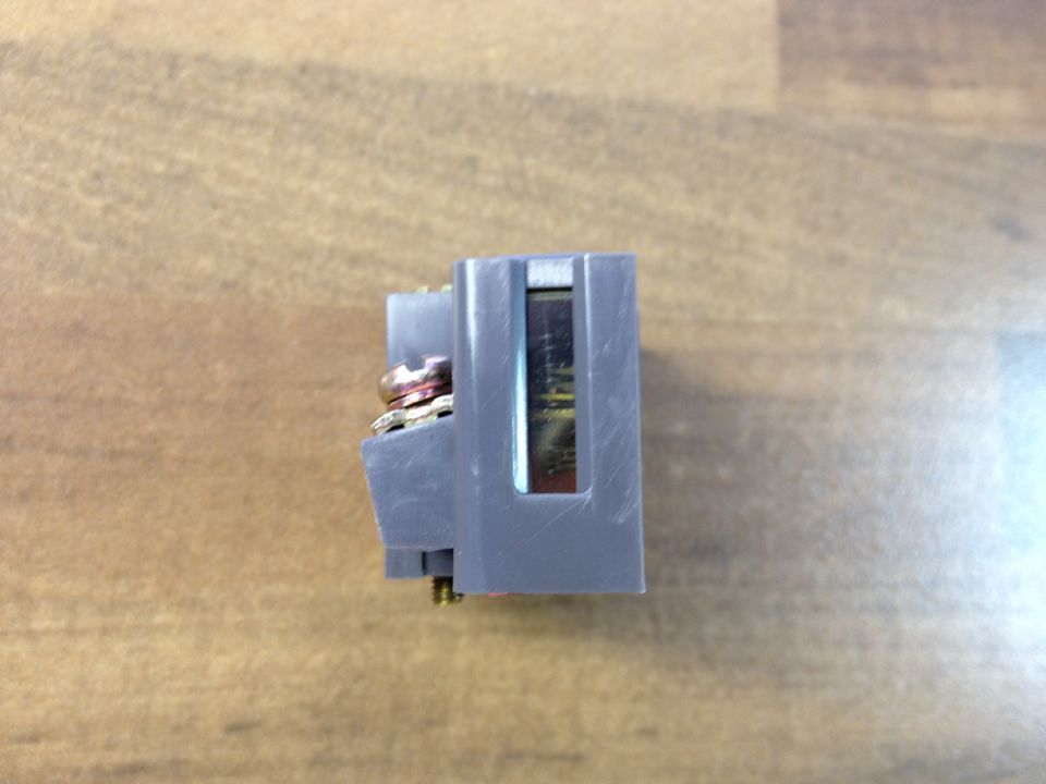Japan's IDEC Idec and BS001E NC button contact switch genuine original