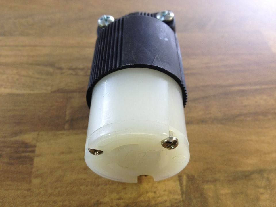 The United States COOPER Cooper L5-15R 15A 125V cable plug socket industry genuine original