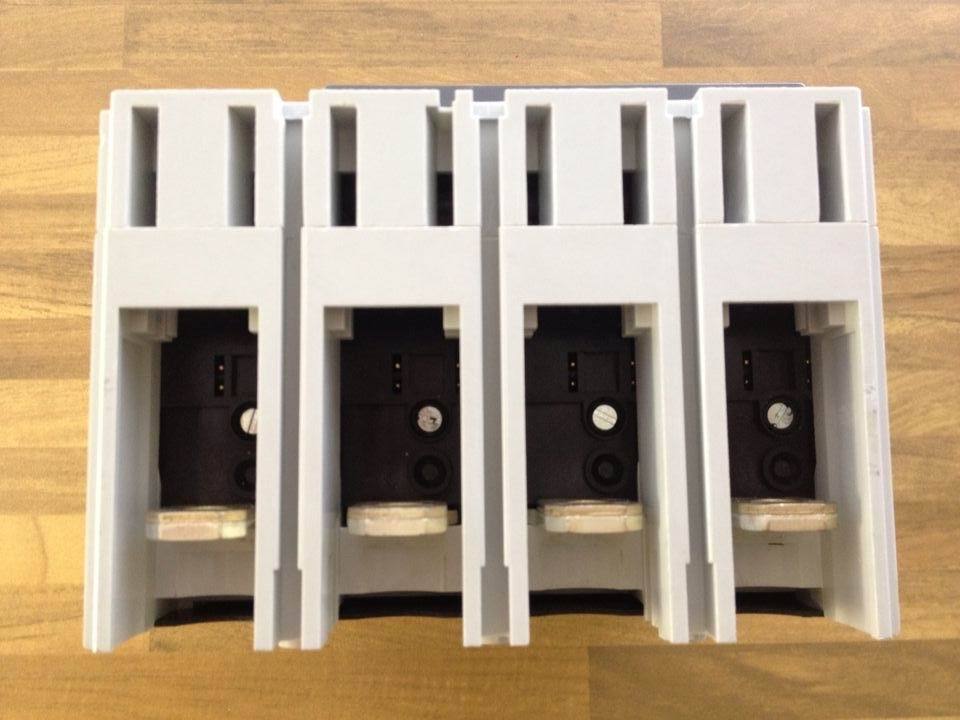 ABB S3N160 R125 4P FF 4P125A MCCB 61300880 genuine original