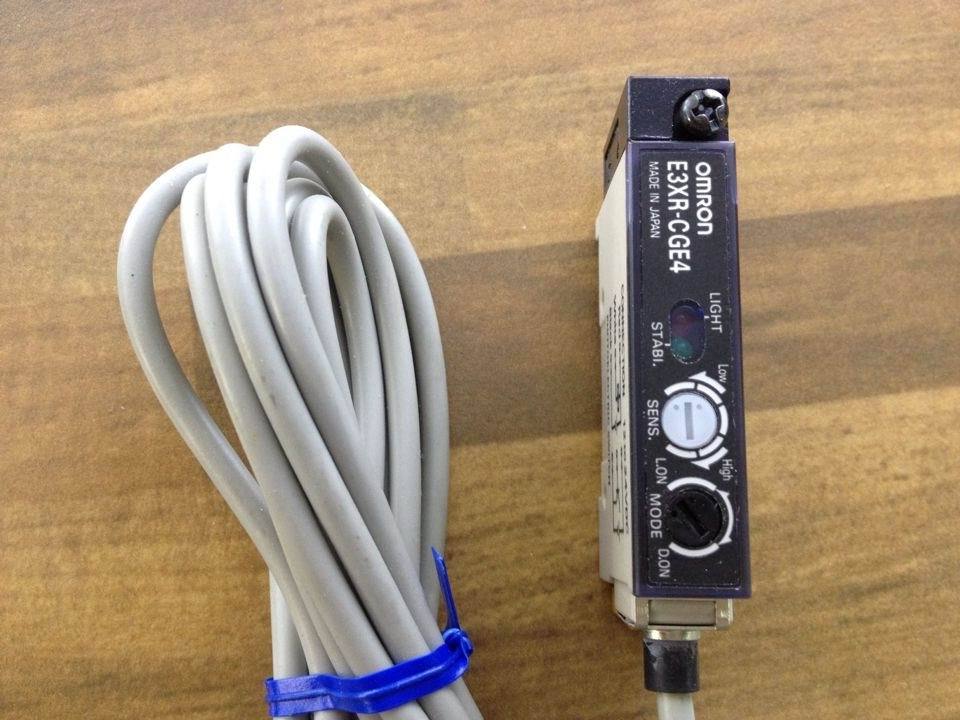 OMRON 12V-24VDC E3XR-CGE4 amplifier (original)