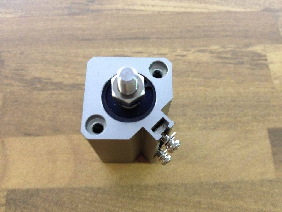 Original authentic Japanese SMC CDQ2B16-15DM thin cylinder
