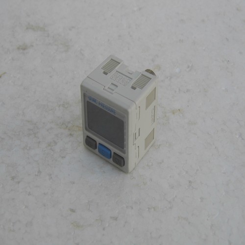 * special sales * BRAND NEW GENUINE SMC pressure switch ZSE30A-01-N-M