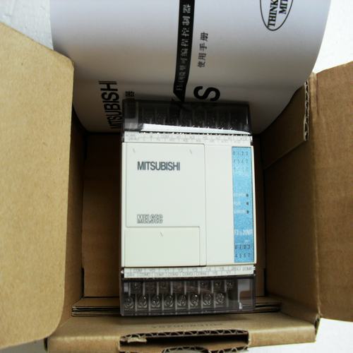 * sales * new Japanese original - programmable controller FX1S-20MR-001 spot
