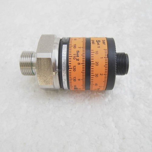 * special sales * BRAND NEW GENUINE IFM pressure switch PK7524