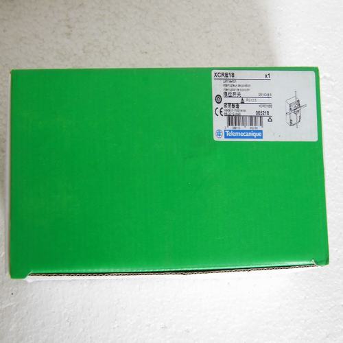 * special sales * BRAND NEW GENUINE Telemecanique limit switch XCRE18 spot