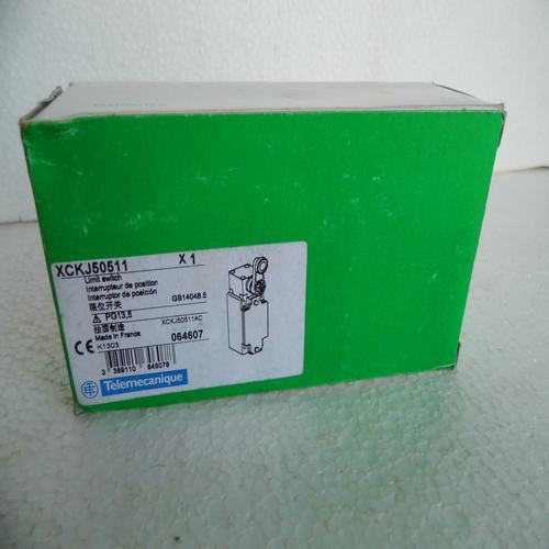 * special sales * BRAND NEW GENUINE Schneider limit switch XCKJ50511 spot