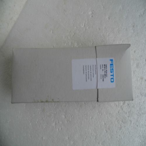New original FESTO pressure switch SDE1-D10-G2-W18-L-P2-M12 spot 192766