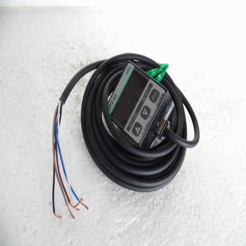 * special sales * BRAND NEW GENUINE SUNX pressure switch DP2-22