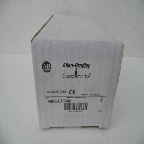 * special offer sale * new original authentic AB emergency stop switch 440E-L13042 spot