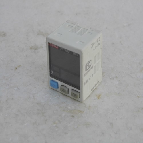* special sales * BRAND NEW GENUINE SUNX pressure switch DP-102