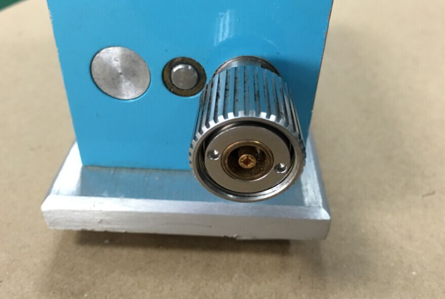 MICROWAVE MIDWEST 1044 DC-18GHz 71dB hand step attenuator flat connector