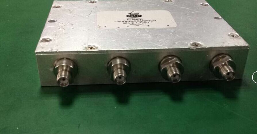 MECA 804-2-1.700V 0.698-2.7GHZ a four frequency microwave divider SMA