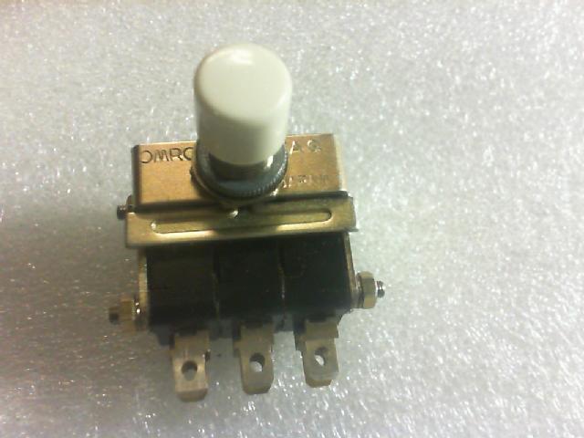 OMRON OMRON 2VAQ push button switch 250VAC/15A/125VAC/6A reset switch nine feet