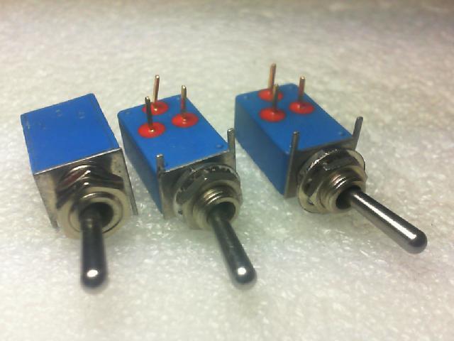 Germany APEM toggle switch 21136N tripod around two.