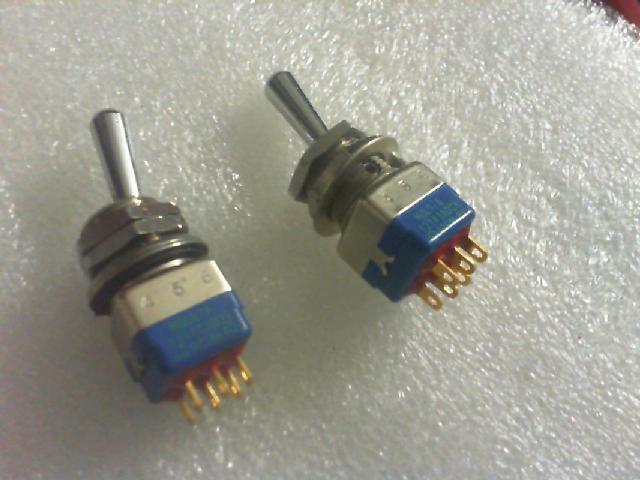 Button switch. The imported German APEM Zi Zi button switch 12146AD2K/. Second lioujiao